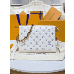 Alternative view of Coussin Bianco