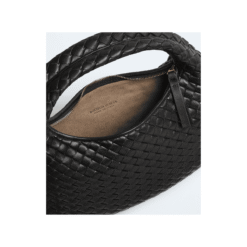 A Spalla In Nero - immagine 3