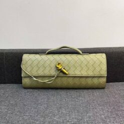 Alternative view of Andiamo Clutch Verde