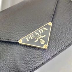 Tracolla Nera Con Placca Logo Triangolare - immagine 7