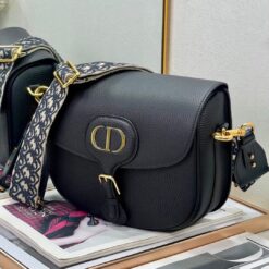 Borsa Bobby Oblique nera in vitello granato - immagine 9